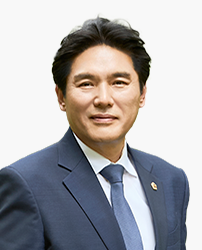A Picture of Kim Gil Young                 